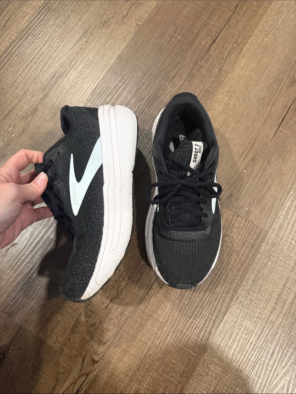 Brooks Women's ghost 2 max 
-black with pink - Picture 2 of 12